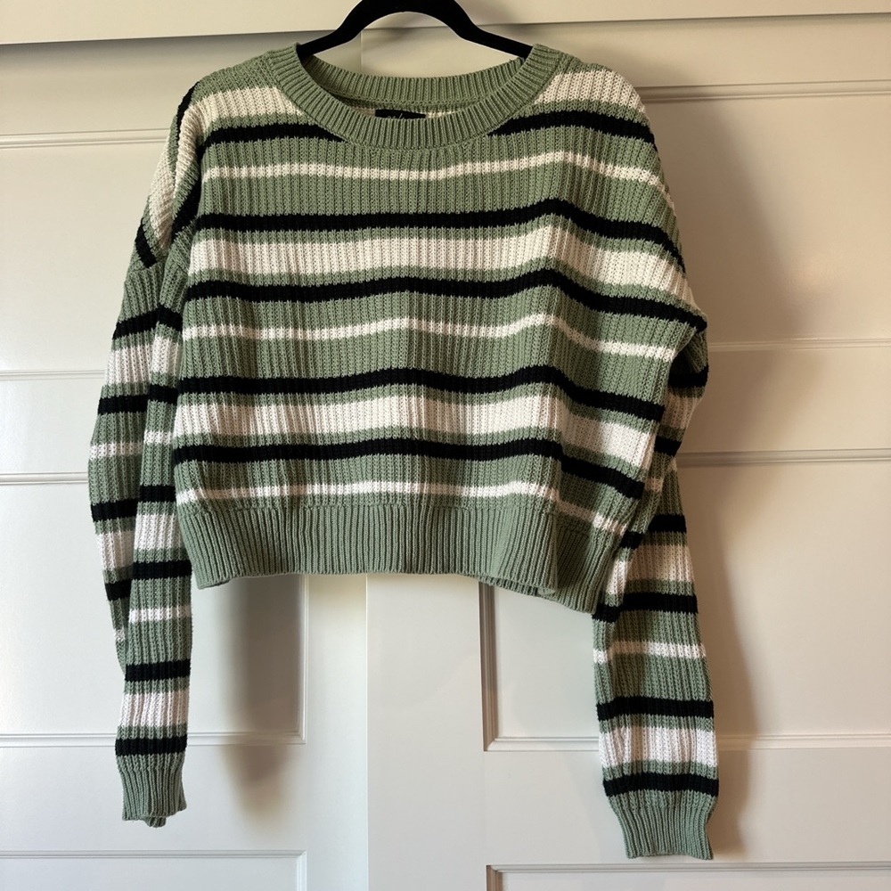 Women’s medium Pacsun sweater